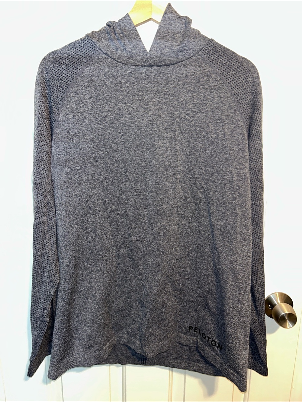 Peloton LG Seamless Hooded Long Sleeve Navy Athletic Performance Men’s Pullover